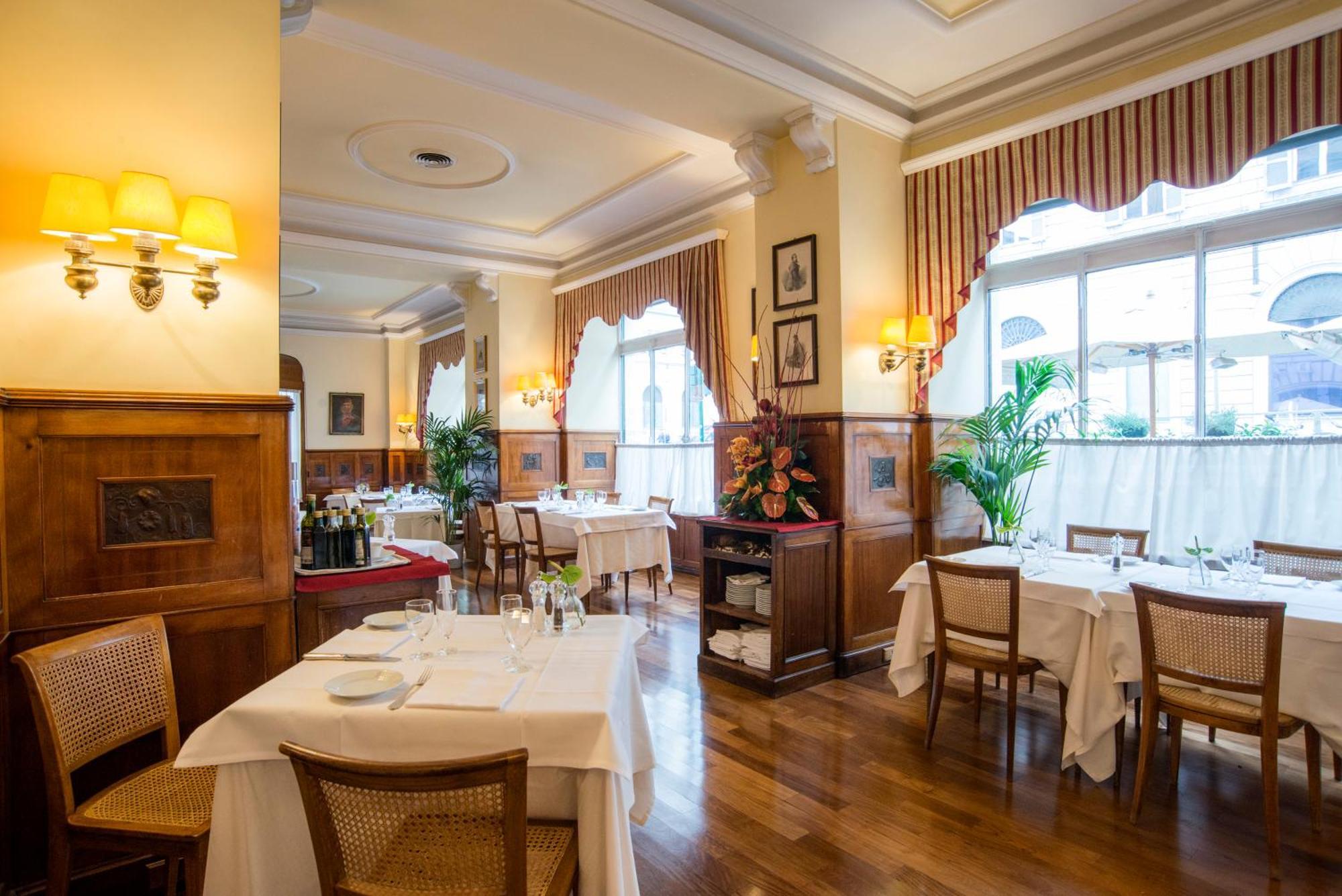 Bettoja Hotel Atlantico Rome Exterior photo